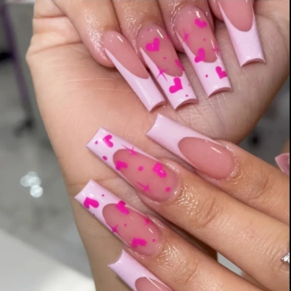 24 Pieces Fake press on nails